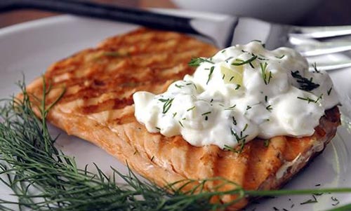 خوردن-ماست-و-ماهی